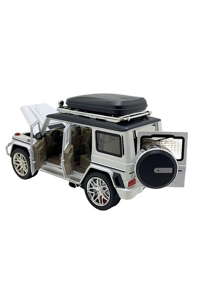 JPT White Mercedes G Class replica model with sounds, lights and smoke coming out of both drums