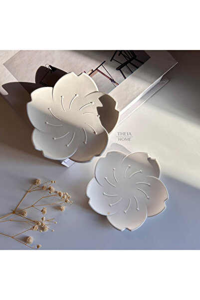 THEIA HOME Decorative Mini Set of 2 Plates - Presentation and Candle