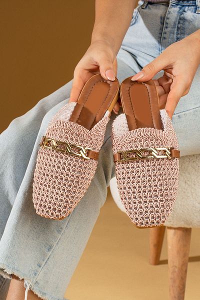 FUGA MODA Estelya Powder Chain Belted Embroidery Detailed Closed Front Slippers