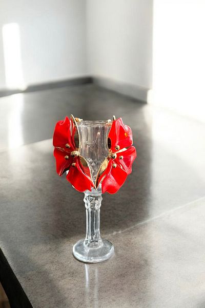 stravis Gold Detail Flower Earrings