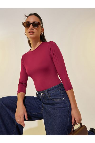 Styli Solid Round Neck Fitted Top