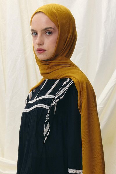 Fenza Lilyum Mustard Tasseled Cotton Shawl