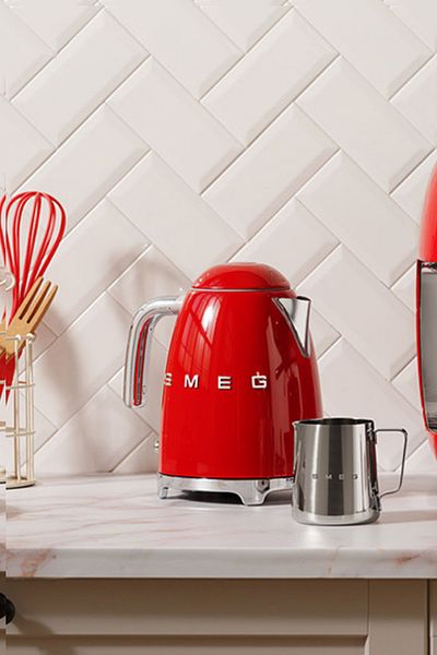 SMEG 50S Style Retro Red Kettle Klf03Rdeu