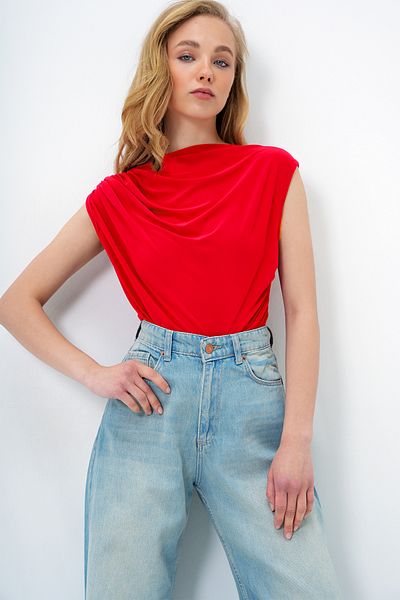 Trend Alaçatı Stili Women's Red Stand Collar Shoulder Draped Sleeveless Sandy Blouse Alc-X10021