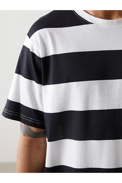 LC Waikiki Tricou pentru bărbați din bumbac pieptănat cu mânecă scurtă cu decolteu