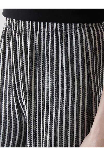 LC Waikiki Pantaloni de damă cu dungi cu talie elastică