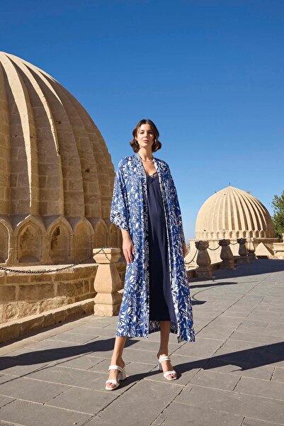 MONAMİSE Жіночий мереживний халат з декольте та листяним візерунком 23038