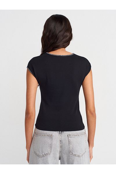 Dilvin 31814 Contrast Stitching Detailed T-Shirt-Black