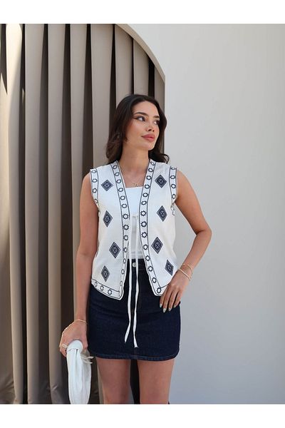 ESRAHELVACI Embroidered Pre-Tied Natural Vest
