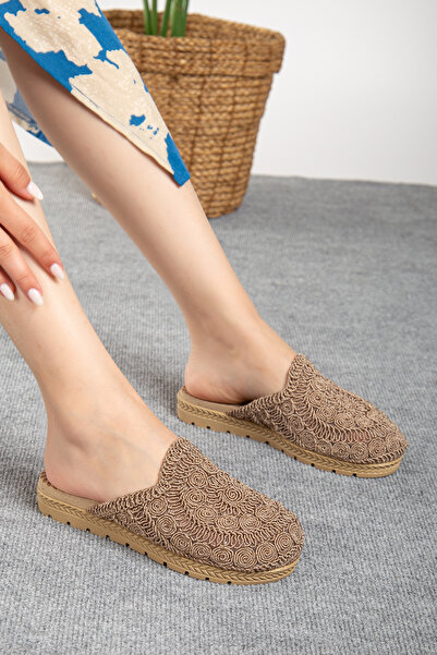 Jackers Women's Straw Sole Braided Closed Front Slippers