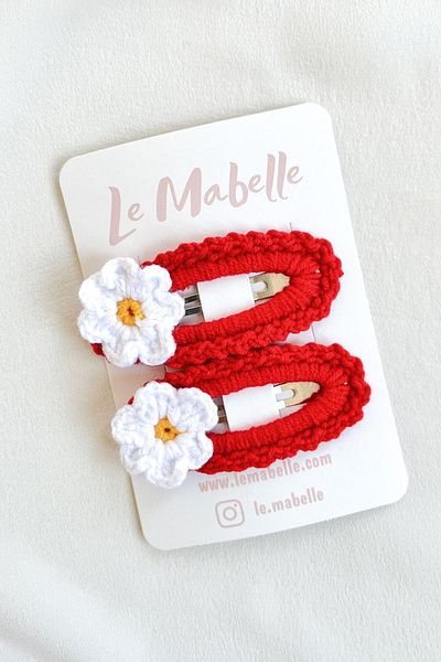 Le Mabelle Red Knitted Flower 2-Piece Buckle Set