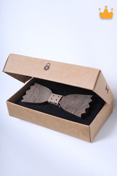 Babyhola 1-16 Years Old Wooden Boy's Bow Tie Hazelnut Pattern Birthday Boxed Wooden Gift Holiday