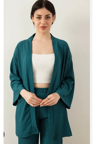 MODA A suit in the most beautiful shade of comfortable green for all 4 seasons.