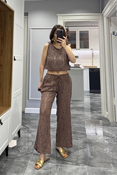 Banu Angay Kroşe Crop ve Şort Astarlı Pantolon Takım Kahverengi