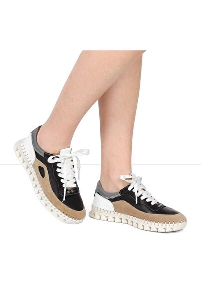 Celal Gültekin Kadın Siyah Bağcıklı Kalın Tabanlı Vizon Süet Deri Sneaker