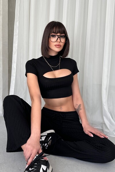 New Now Low-Cut Trophy Suit with Window