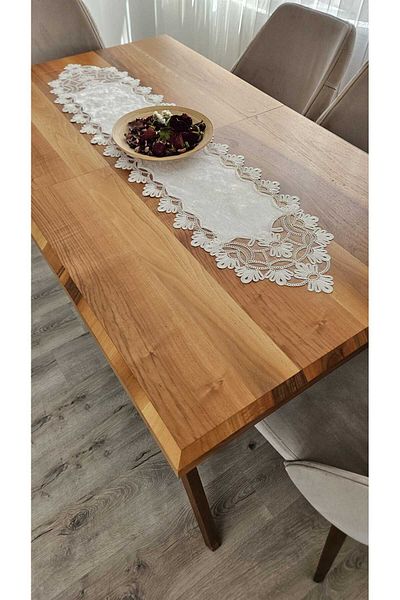 ZESA HOME Luxury French Lace Velvet Runner