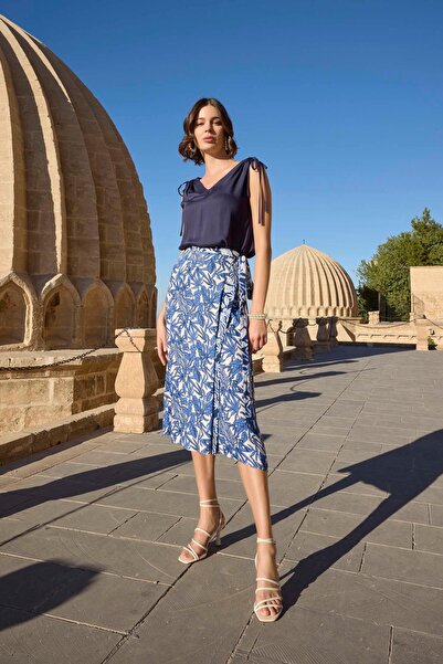 MONAMİSE مجموعة تنورة من الساتان بنمط أوراق الشجر