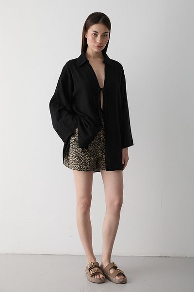 Laluvia Schwarze Kimono-Bluse aus 100 % Leinen mit Spitzendetail