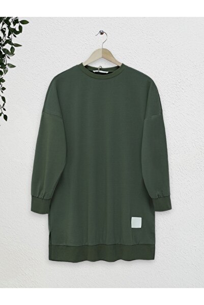 HİJABAYA Bisiklet Yaka Yırtmaçlı Armalı Sweat