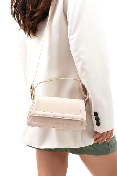 themoiss حقيبة كتف نسائية صغيرة الحجم مغطاة باللون الكريمي (حزام إضافي)، حقيب...