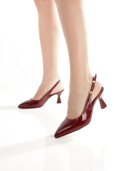 Ayakkabı Podyumum '' Dai̇si̇'' Burgundy Patent Leather Pointed Toe Back Open Large Buckle 5 cm Goblet Heel New Season
