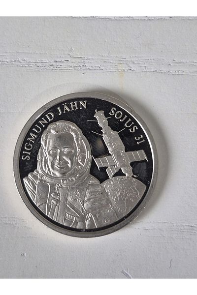 Edi Antik East Germany Astronaut Sigmund Medal. 3cm Diameter