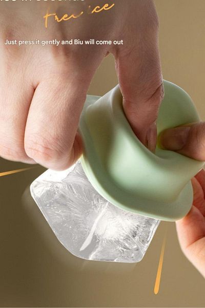turtees Ice Cube Maker With Lid, Set Of 3, 50ml Capacity, Soft Rubber Material - Cream