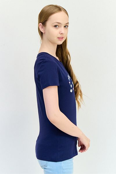 GAP تي شيرت نسائي بأكمام قصيرة ورقبة دائرية وطبعة جرافيكية، أزرق داكن