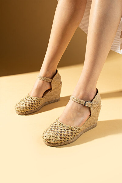 Pembe Potin Women's Mink Straw Embroidery Comfortable Wedge Sole Stylish Daily Sandals