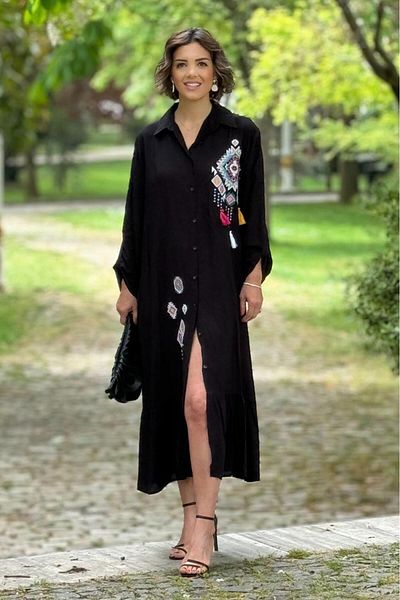 Nevin Kaya Moda فستان قميص مطرز باللون الأسود