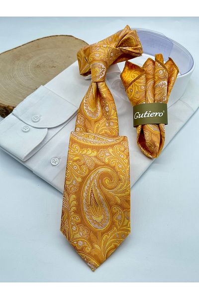 Gutiero Classic Tie with Yellow Paisley Patterned Handkerchief