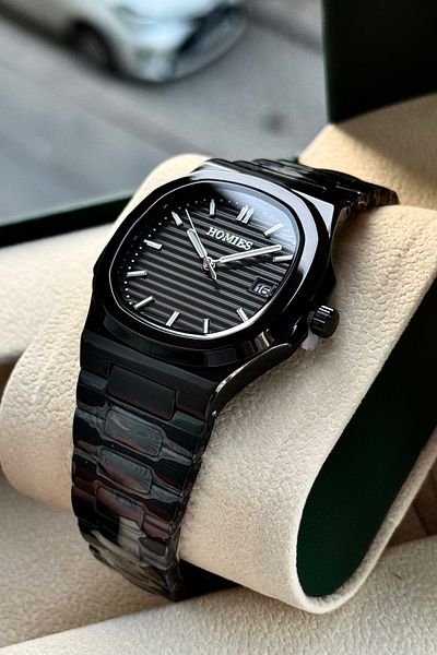 Homies Men's Wristwatch with Calendar Display with Gift Box and Bracelet as a Gift .Hmmys50