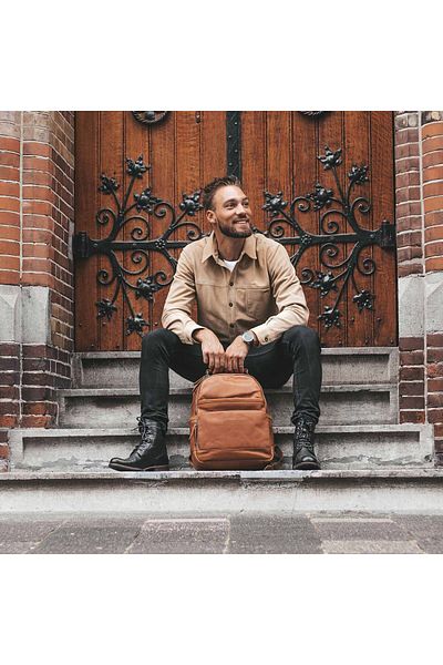 The Chesterfield Brand Rucsac pentru laptop de 14 inch si tableta, The Chesterfield Brand, din piele naturala, Austin