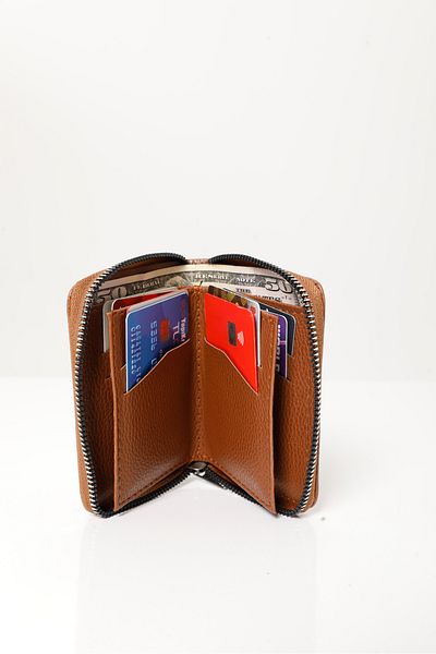 Fjellor Men's Tan Vegan Leather Vertical Zipper Card Holder and Wallet