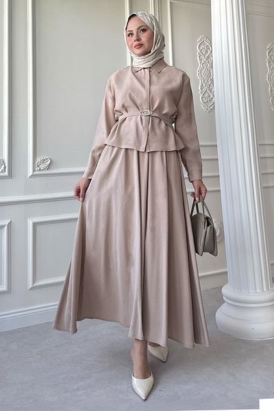 InStyle بدلة بيج مع تنورة بحزام رفيع