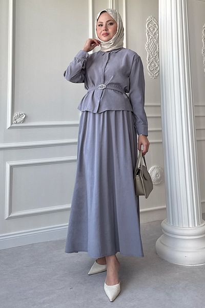 InStyle Γκρι κοστούμι με λεπτή ζώνη και φούστα