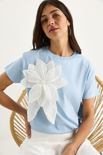 Bianco Lucci Dámske bavlnené tričko s krátkym rukávom a kvetinovými doplnkami 60602040