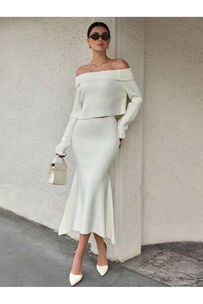 tofan Cream Off-The-Shoulder Knitted Suit