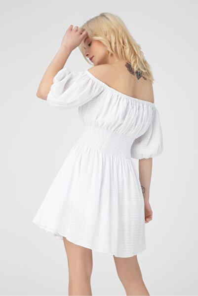 BERFUĞ KIRAN Beyaz Omzu Düşük Beli Lastikli Elbise