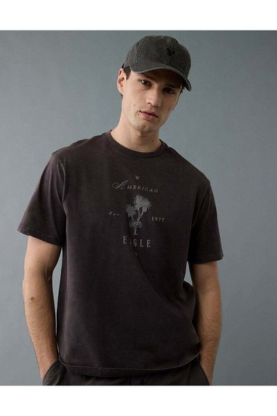 AMERICAN EAGLE تي شيرت بشعار AE