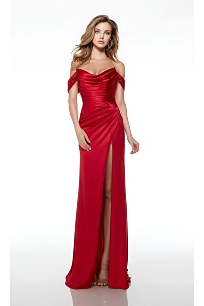 BERFUĞ KIRAN KIRMIZ ÖNÜ DRAPELİ YIRTMAÇLI DÜŞÜK KOL SATEN ABİYE