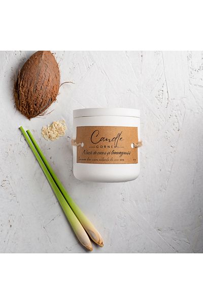 Candle Corner Lumânare parfumată lucrată manual din ceară de soia 100% naturală, nucă de cocos și lemongrass, recipient ceramic