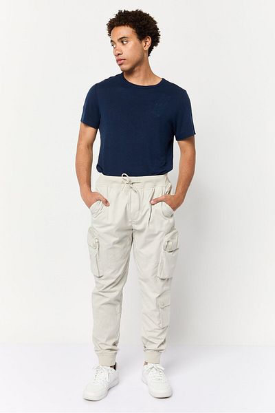 CELIO Men Regular Fit Solid Cargo Pants, Beige