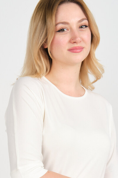 Sistas Women's Three Quarter Sleeve Crew Neck Basic Blouse 22721 Ecru