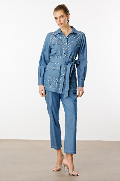 Moda İlgi Модельна туніка з поясом, застібкою на ґудзики та вишивкою - 40034 Синя