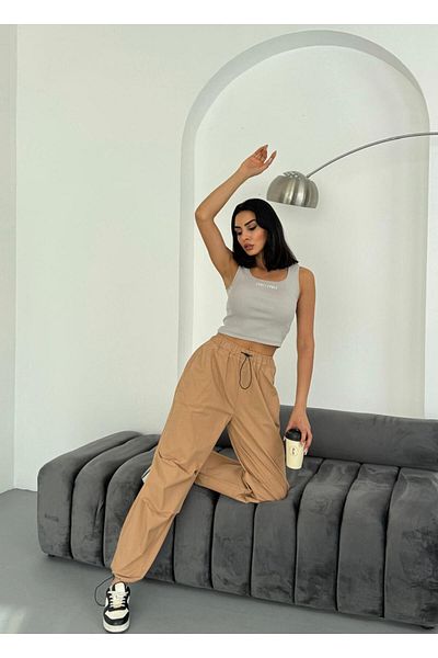 Zeo Basic Knee Pleated Camel-Brown Parachute Trousers