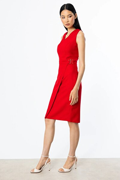 Ekol Beli Metal Aksesuarlı Kolsuz Elbise Kırmızı 05468
