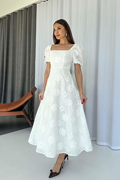 Mine Tan Butik Рокля с бродерия и квадратно деколте с балон ръкав - бяла