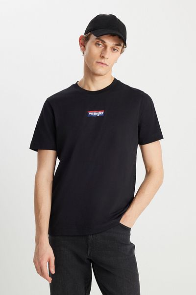 WRANGLER Μπλουζάκι από 100% βαμβάκι με κανονική εφαρμογή κανονικής κοπής μαύρο μίνιμαλ λογότυπο